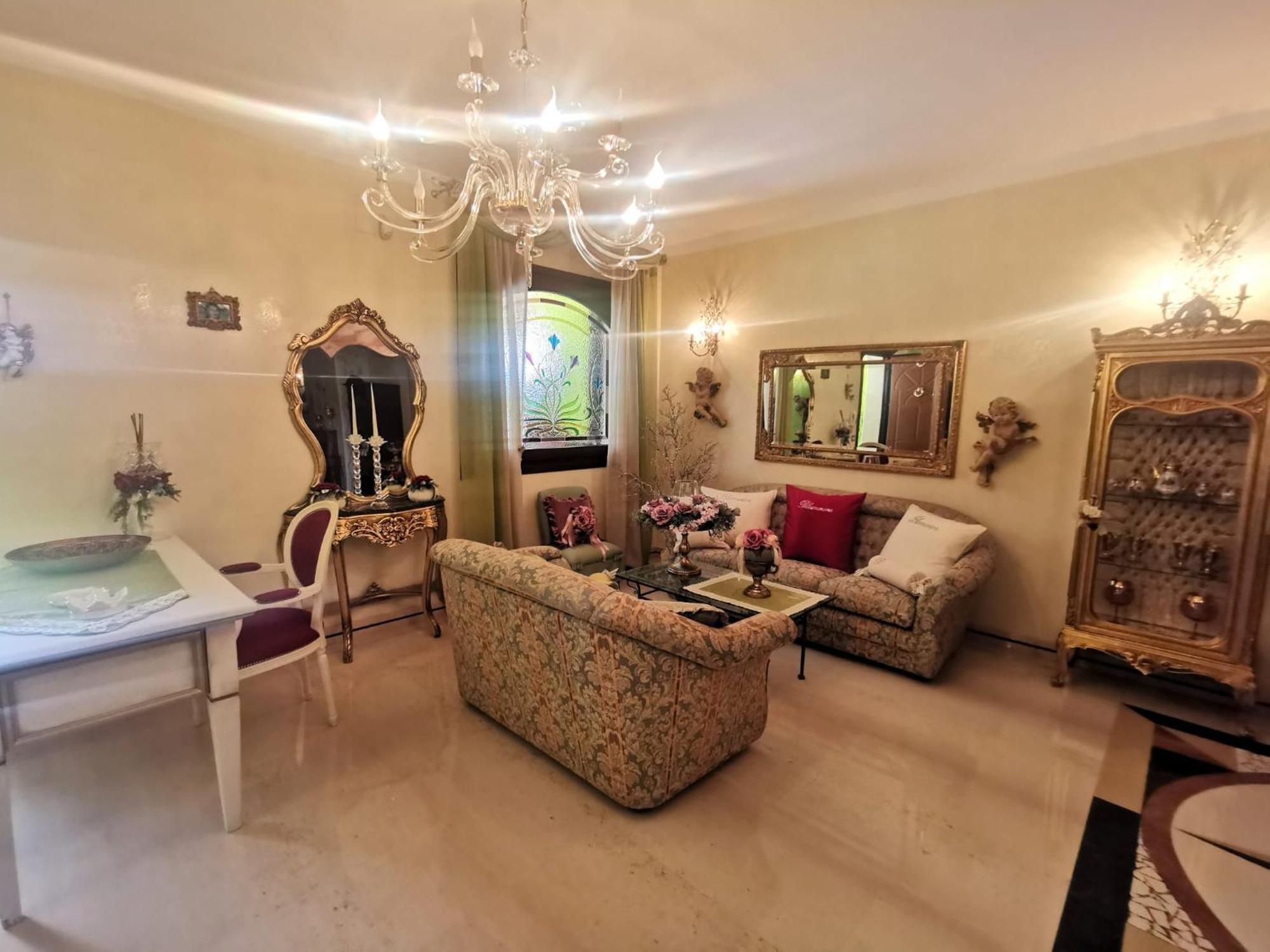 Queen'S Luxurious House Галиполи Екстериор снимка
