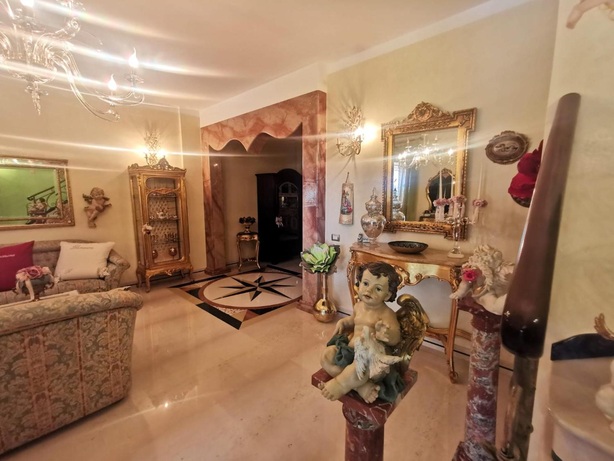 Queen'S Luxurious House Галиполи Екстериор снимка