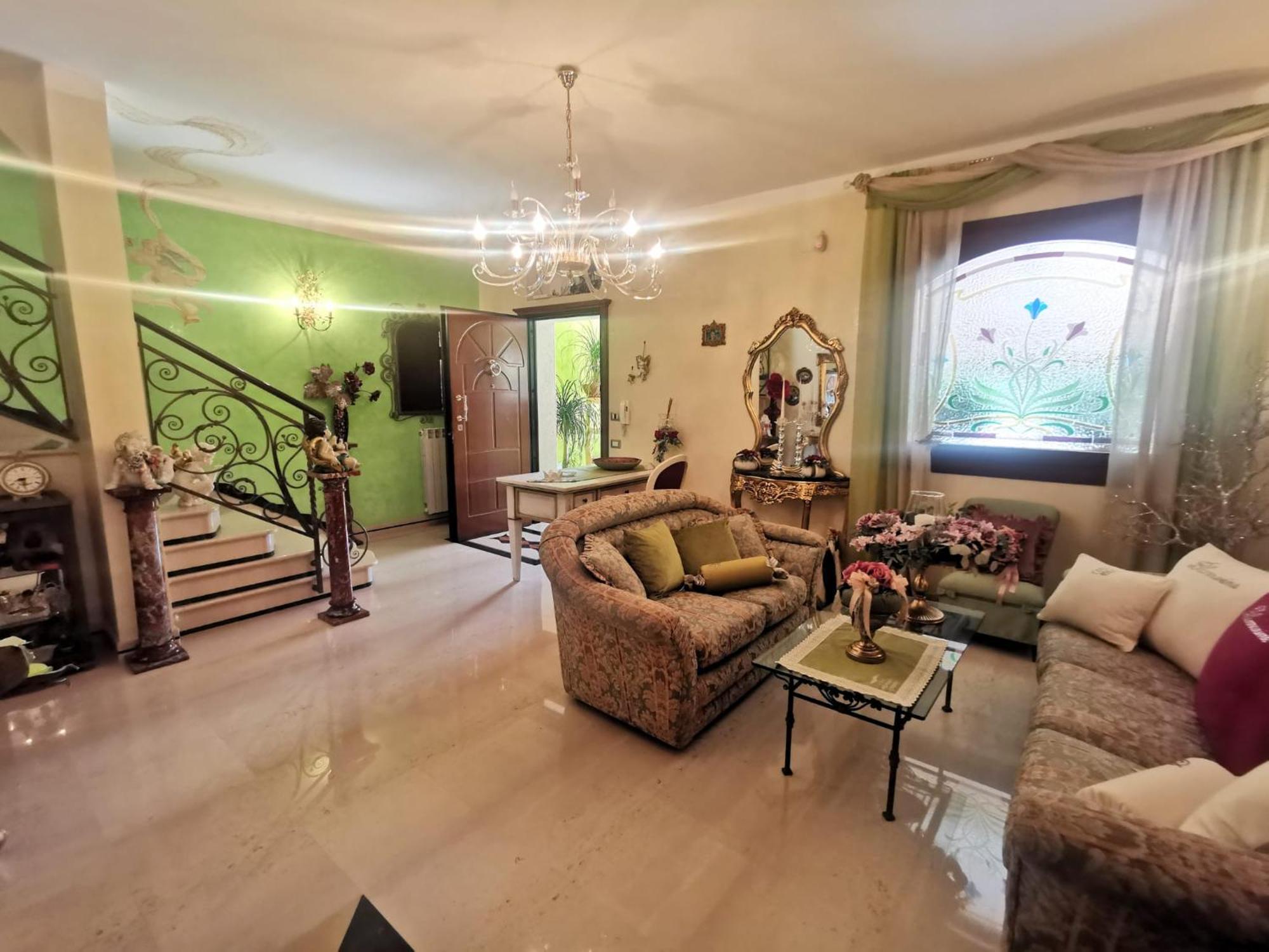 Queen'S Luxurious House Галиполи Екстериор снимка